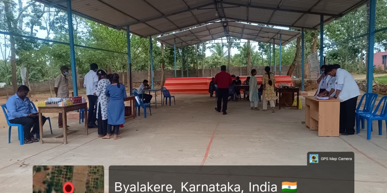 BGS MCH Conducts Health Education and Free Multispecialty Medical Screening Camp at Shree Siddaganga High School